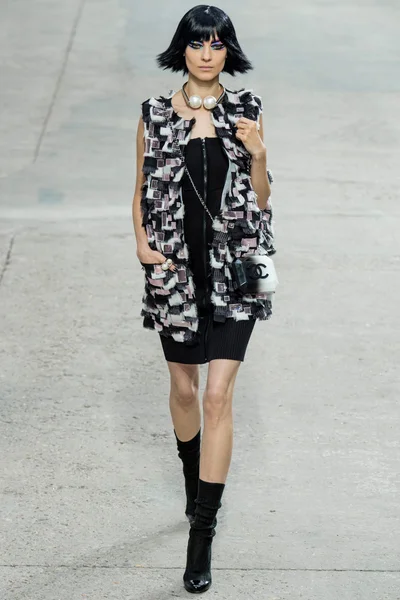 Look 75
